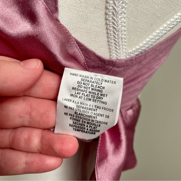 Vintage Y2K Scoop Neck Satin Tie Waist Embroidered Detail Pink Tank Top - Picture 7 of 7